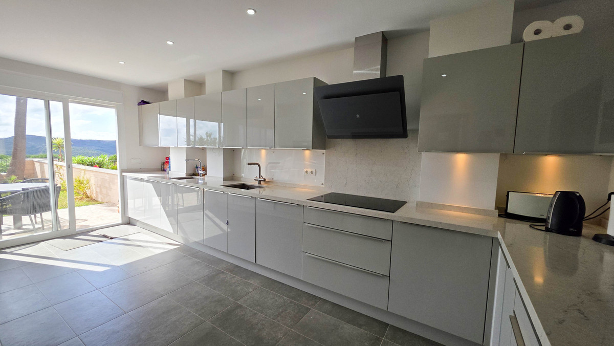 Huis te koop in La Duquesa | 4 slaapkamers H5517058