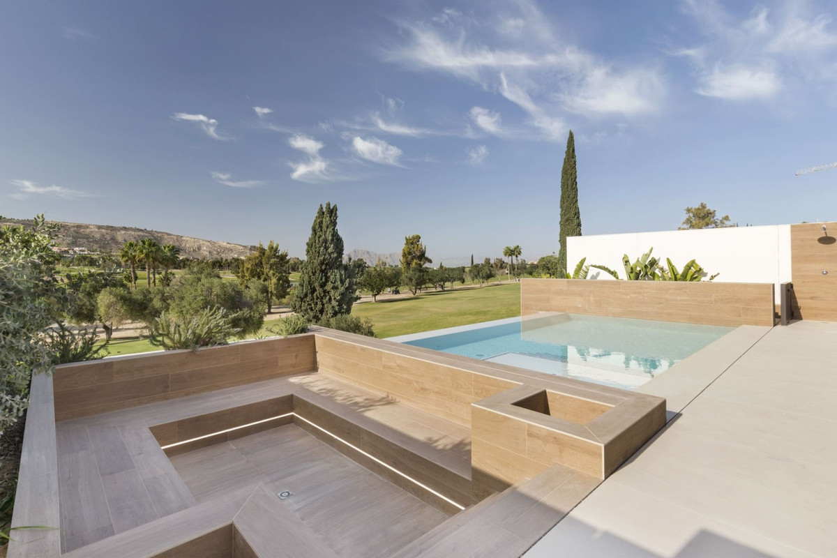 Huis te koop in La Finca Golf | 3 slaapkamers H5380984
