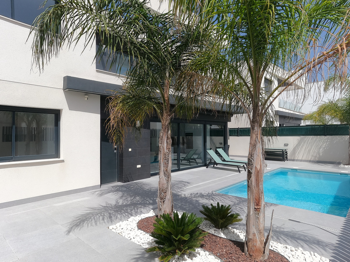 Huis te koop in La Finca Golf | 5 slaapkamers H5440657