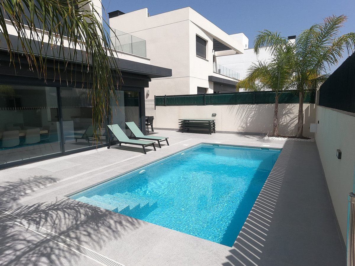 Huis te koop in La Finca Golf | 5 slaapkamers H5440657