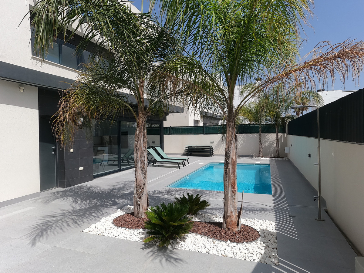 Huis te koop in La Finca Golf | 5 slaapkamers H5440657