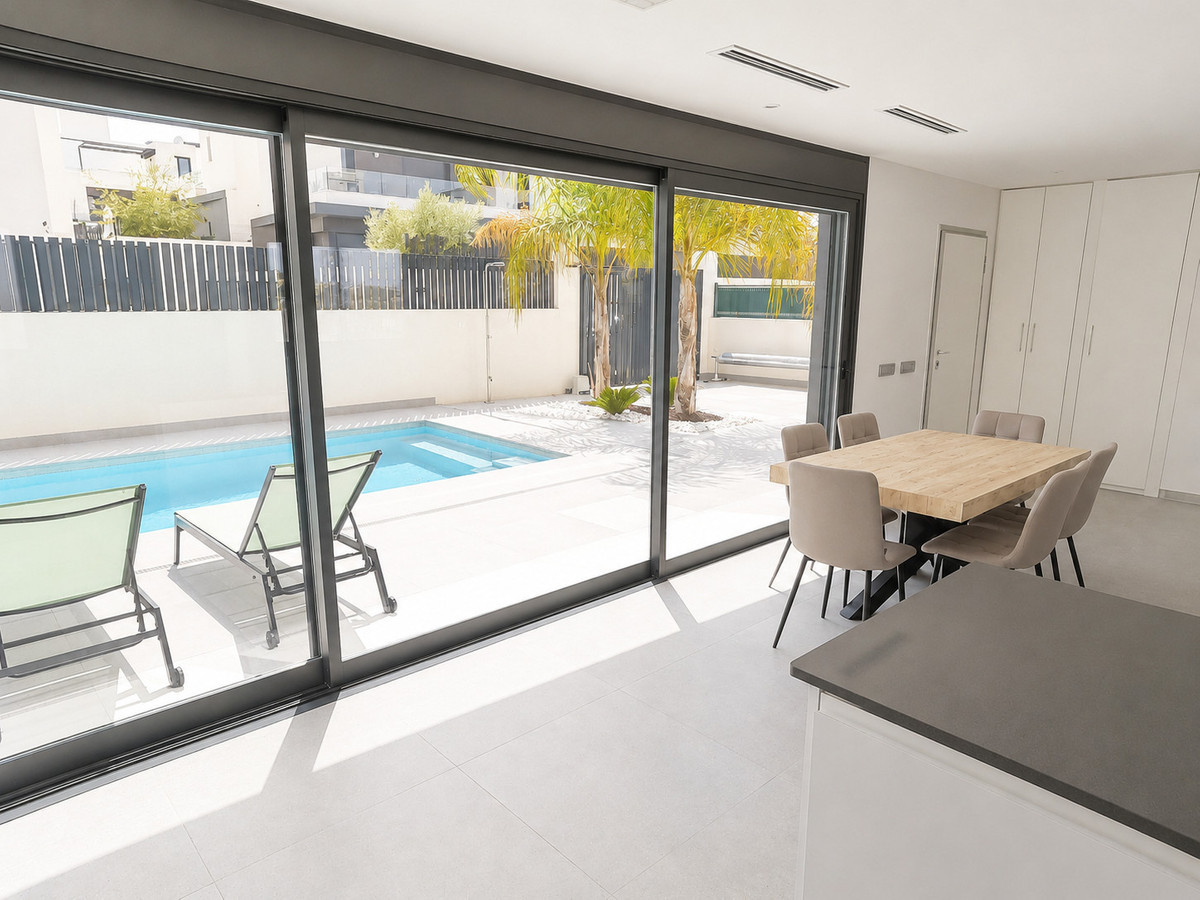 Huis te koop in La Finca Golf | 5 slaapkamers H5440657