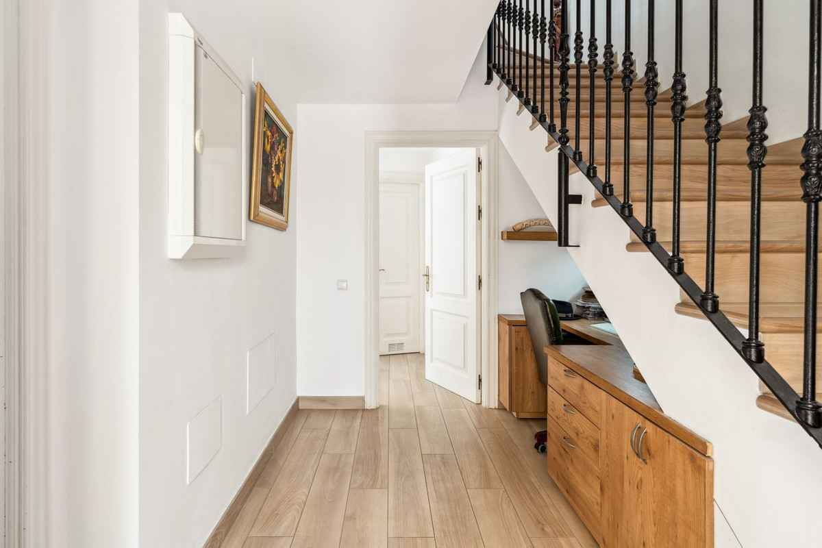 Geschakelde Woning in La Heredia-15