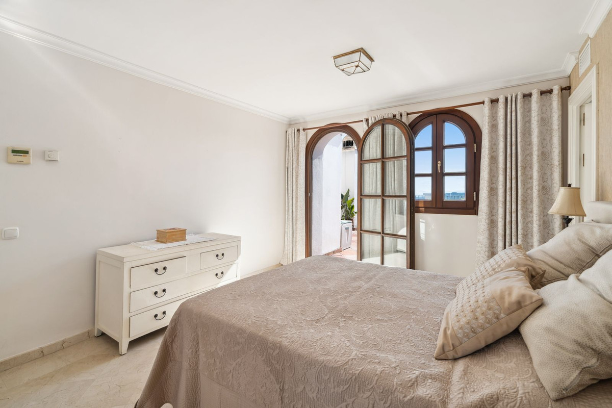 Geschakelde Woning in La Heredia-16