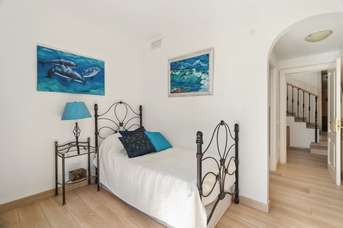 Geschakelde Woning in La Heredia-23