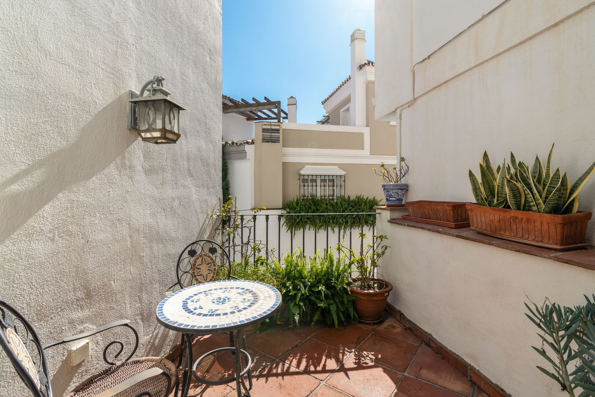 Geschakelde Woning in La Heredia-29