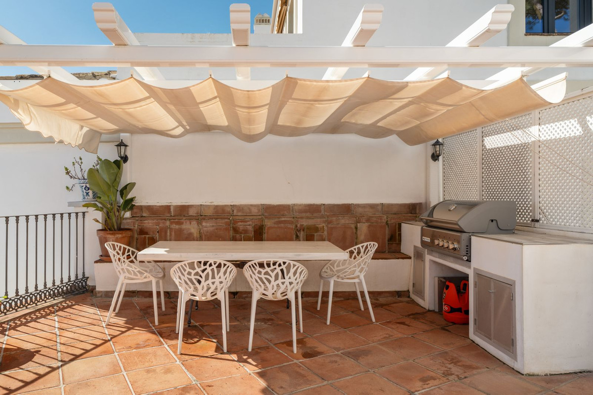 Geschakelde Woning in La Heredia-32