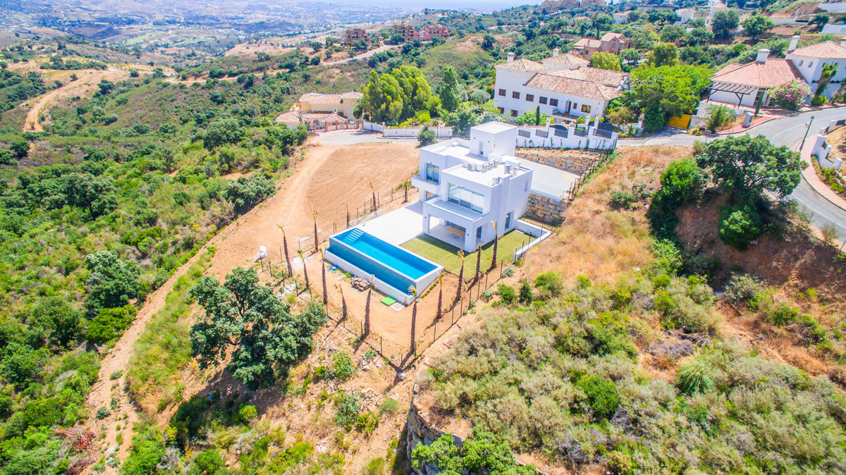 Vrijstaande Villa in La Mairena-26