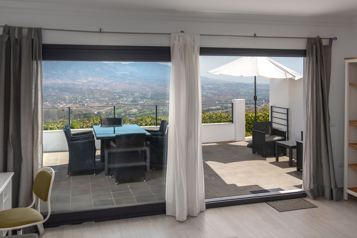House for sale in La Mairena | 4 bedrooms H5126974