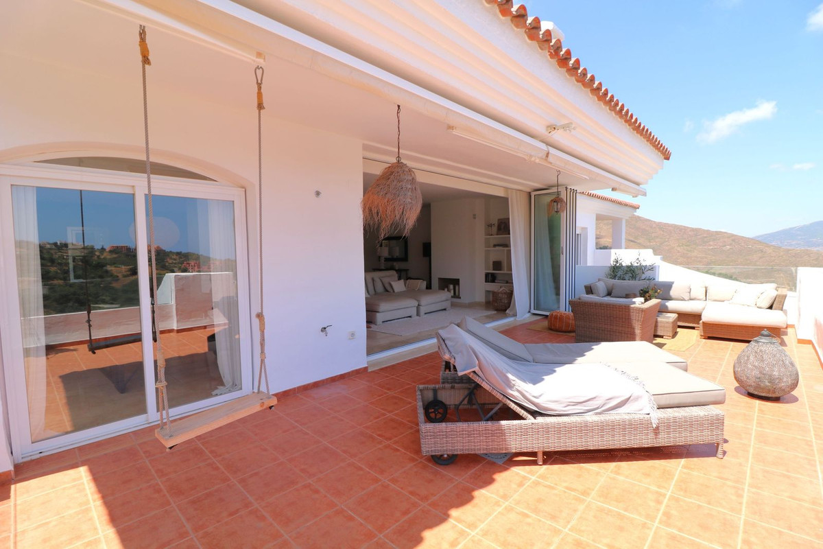 Penthouse for sale in La Mairena | 2 bedrooms H5129074
