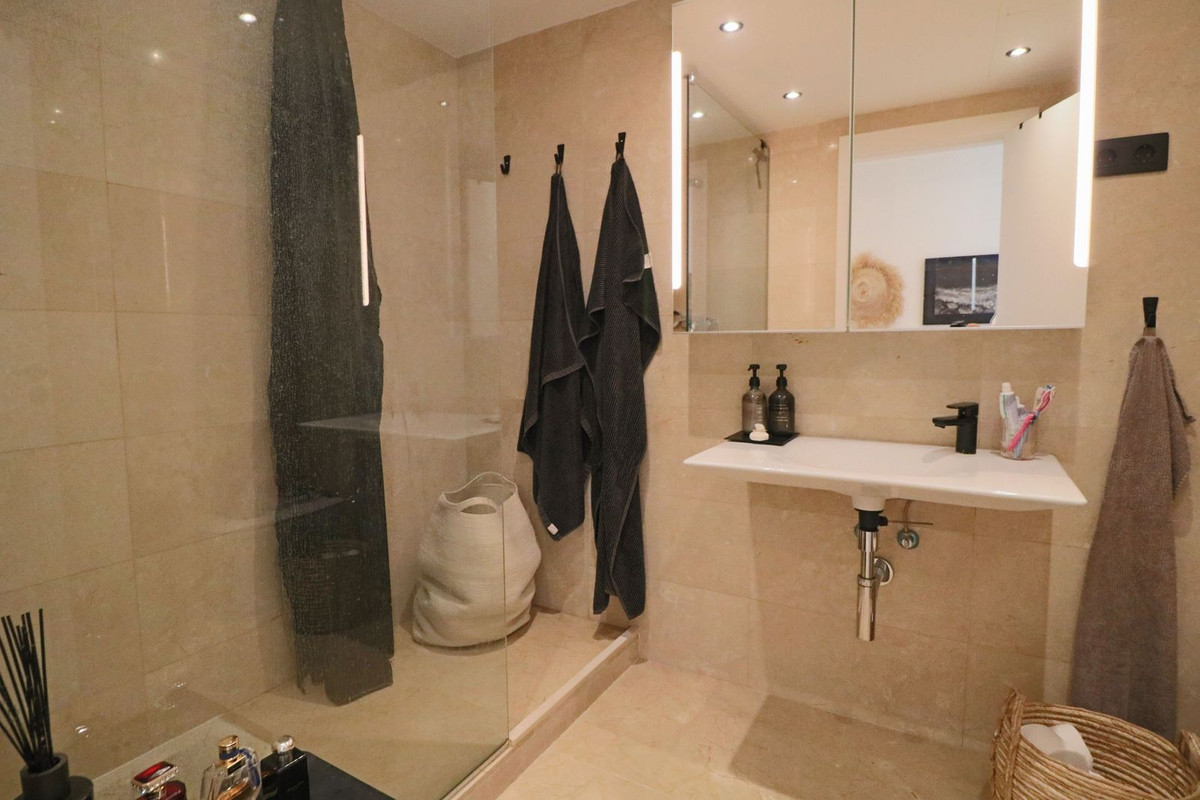 Penthouse for sale in La Mairena | 2 bedrooms H5129074