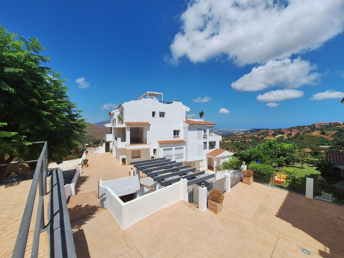 Penthouse for sale in La Mairena | 2 bedrooms H5129074