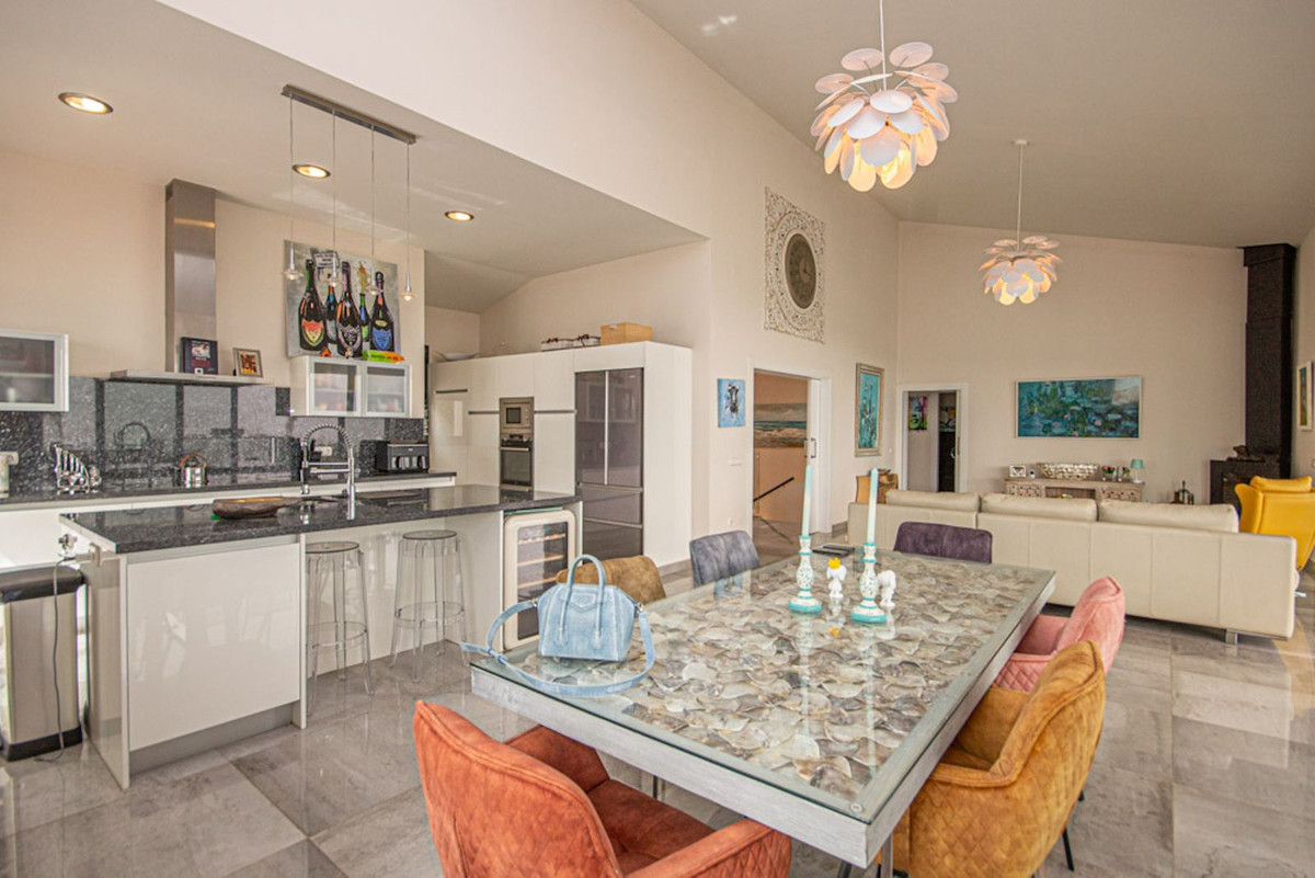 Huis te koop in La Mairena | 4 slaapkamers H5143909
