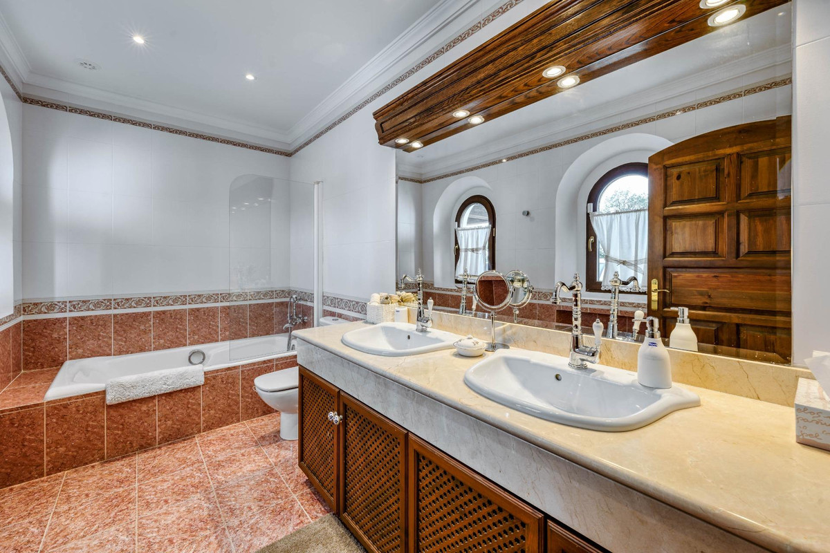 Huis te koop in La Mairena | 7 slaapkamers H5378260