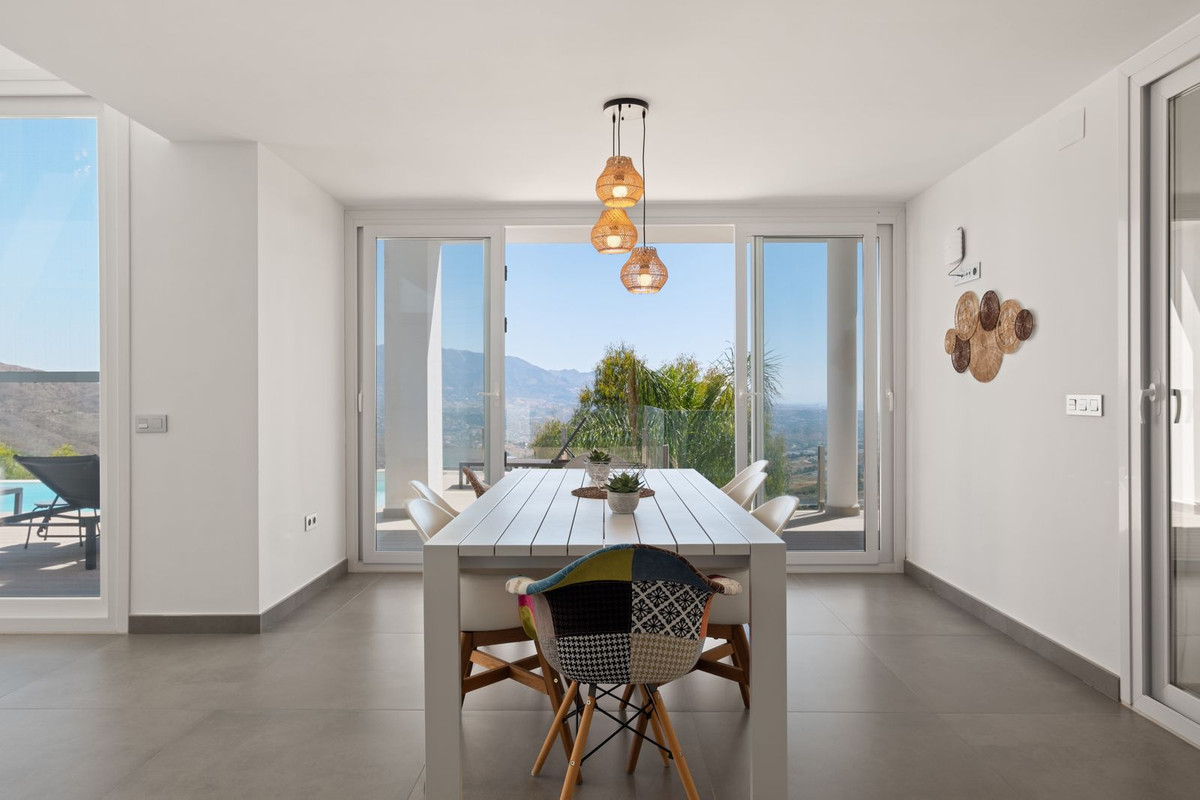 Huis te koop in La Mairena | 5 slaapkamers H5392924