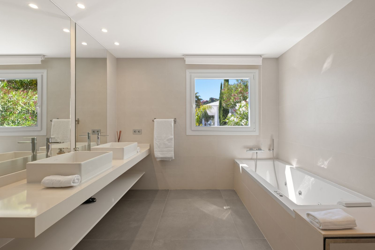 Huis te koop in La Mairena | 5 slaapkamers H5392924