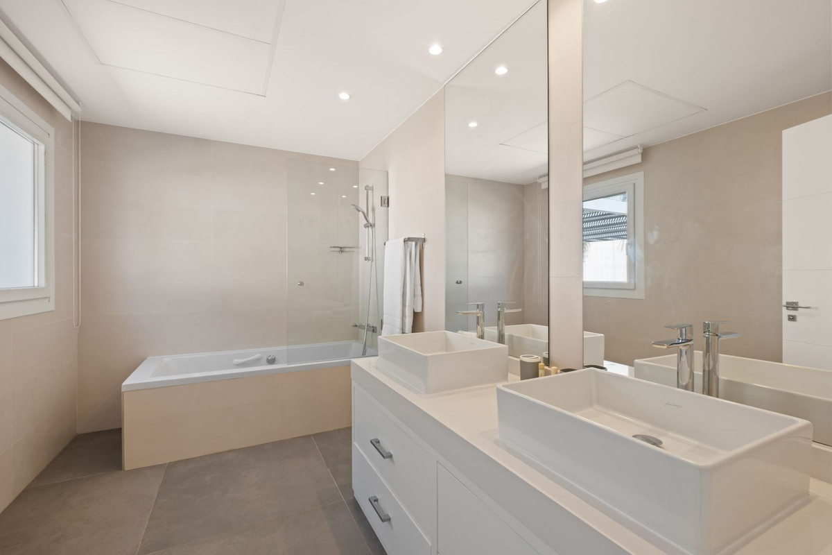 Huis te koop in La Mairena | 5 slaapkamers H5392924