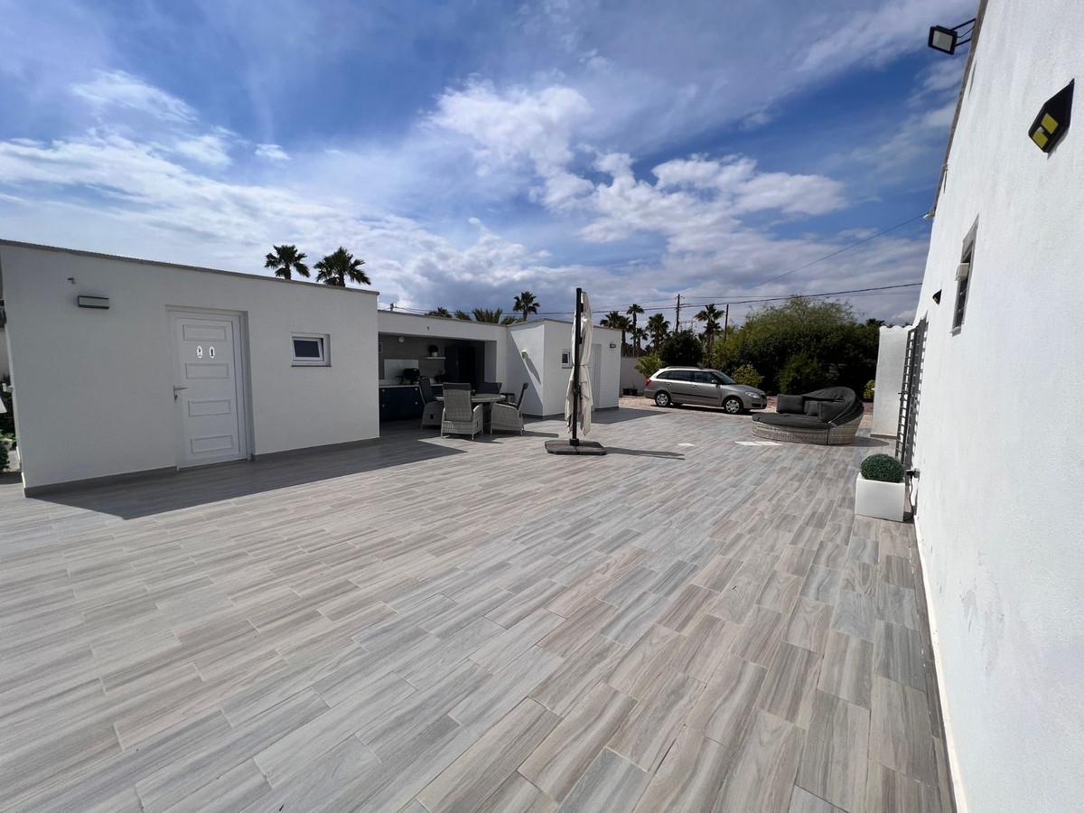 Huis te koop in La Marina | 3 slaapkamers H5236765