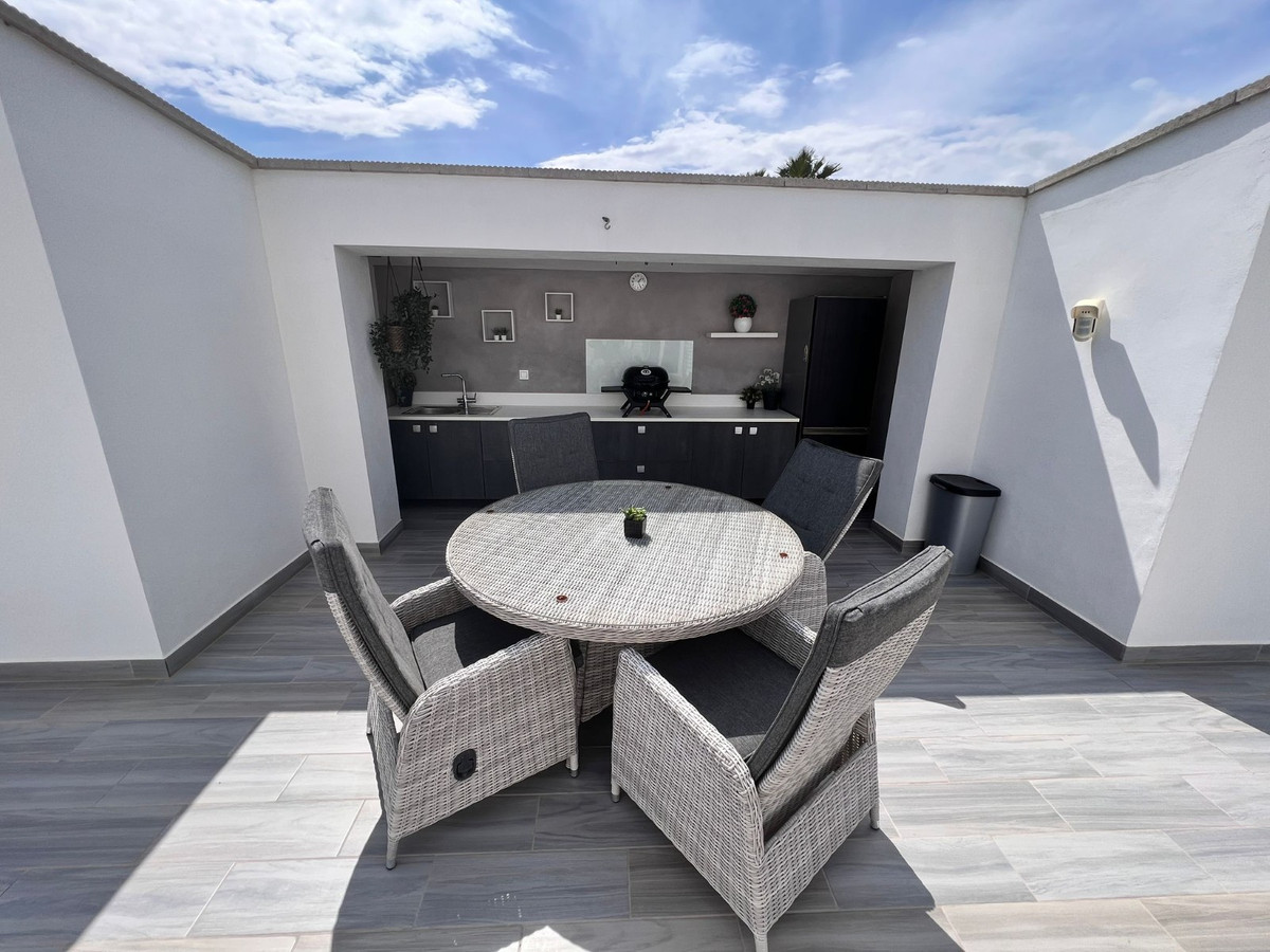 Huis te koop in La Marina | 3 slaapkamers H5236765