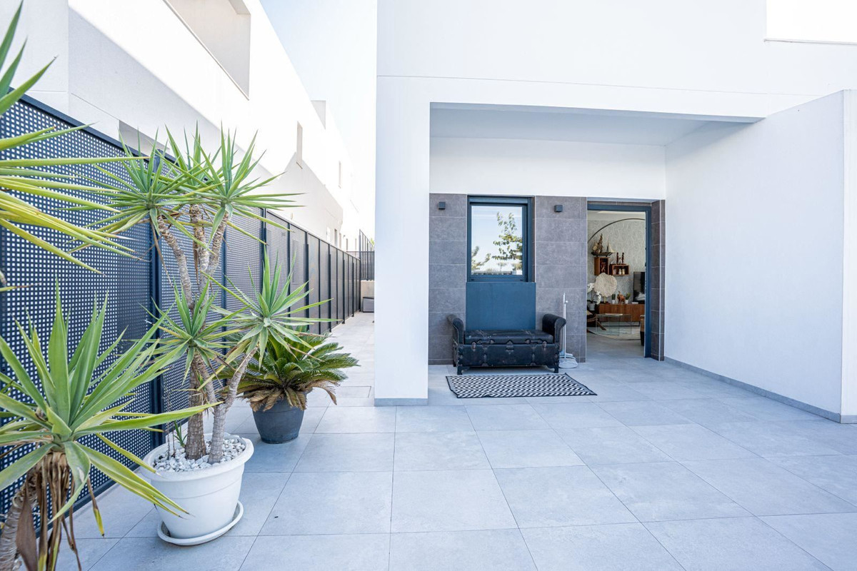 Huis te koop in La Marina | 3 slaapkamers H5245213