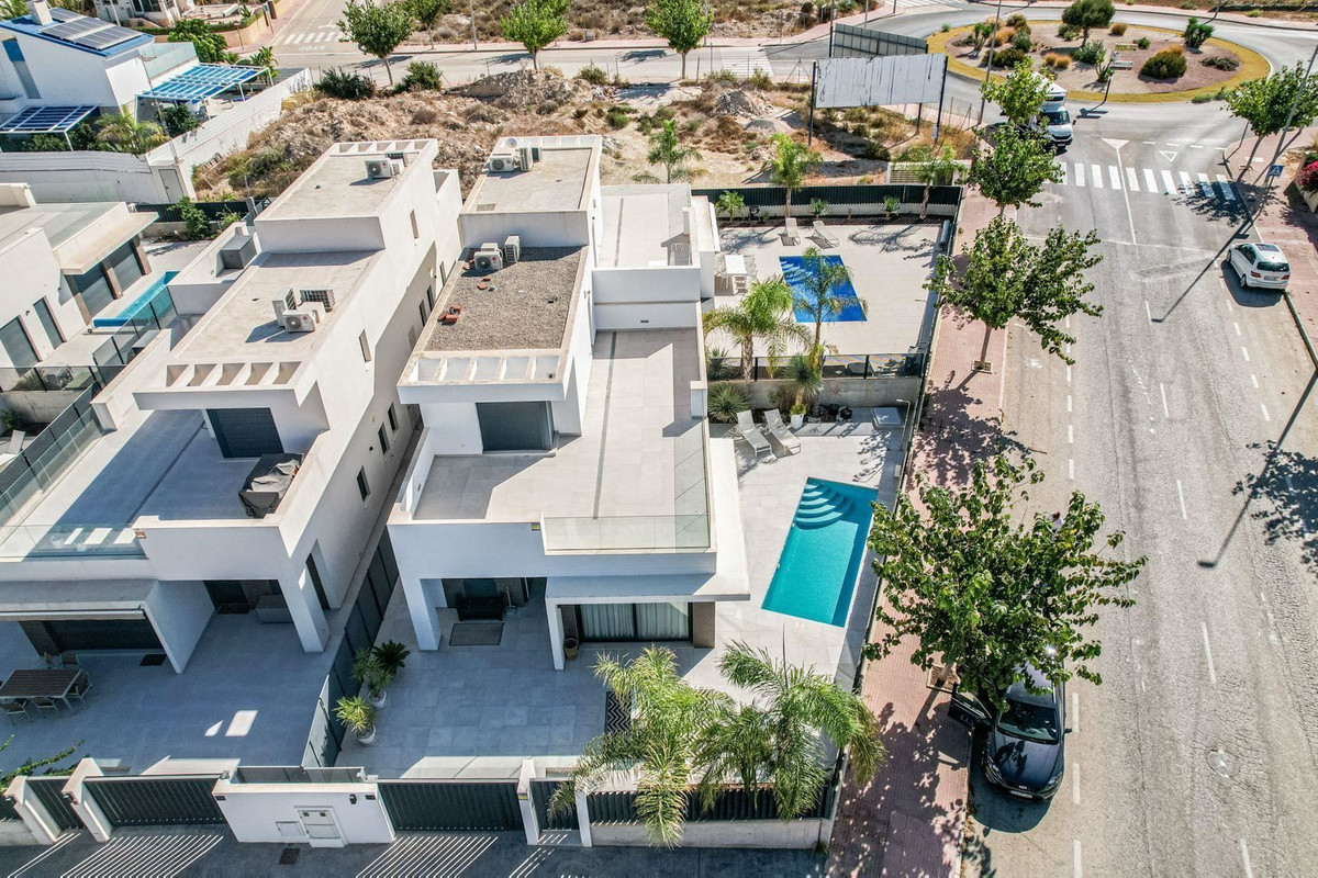 Huis te koop in La Marina | 3 slaapkamers H5245213