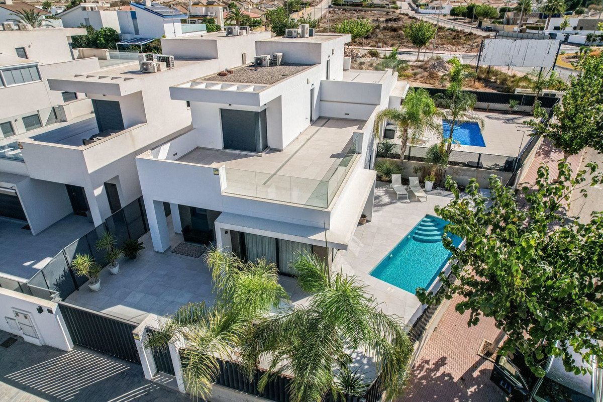 Huis te koop in La Marina | 3 slaapkamers H5245213