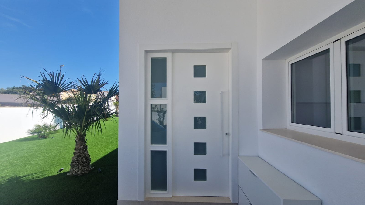 Huis te koop in La Marina | 5 slaapkamers H5253682