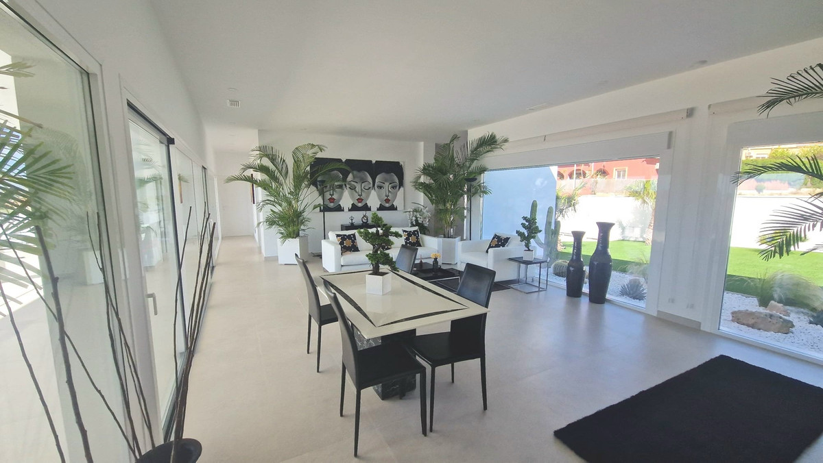 Huis te koop in La Marina | 5 slaapkamers H5253682