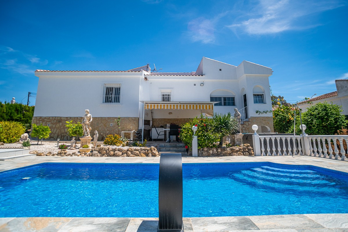 Huis te koop in La Marina | 3 slaapkamers H5390242