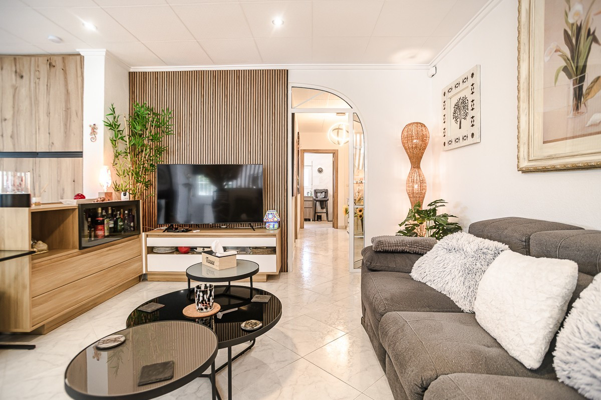 Huis te koop in La Marina | 3 slaapkamers H5390242