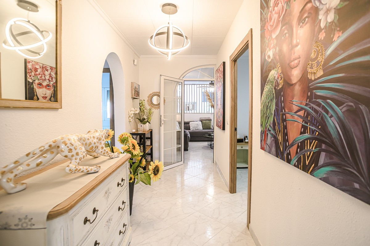 Huis te koop in La Marina | 3 slaapkamers H5390242