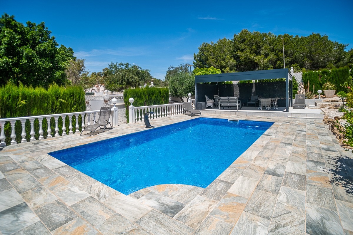 Huis te koop in La Marina | 3 slaapkamers H5390242