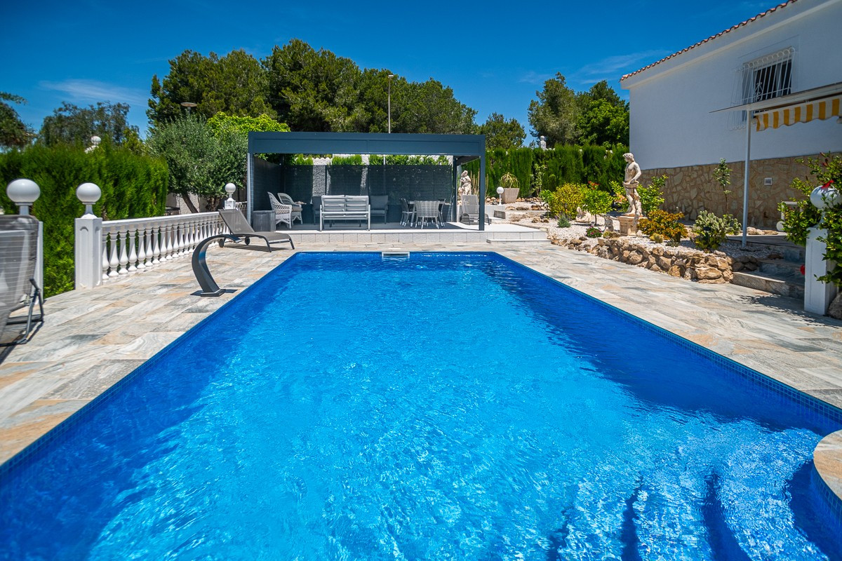 Huis te koop in La Marina | 3 slaapkamers H5390242