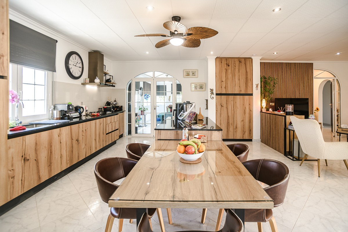 Huis te koop in La Marina | 3 slaapkamers H5390242