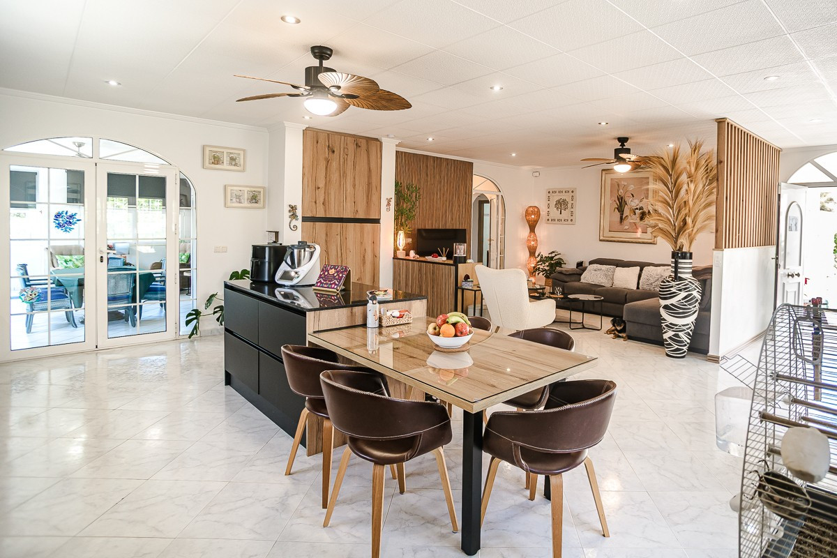 Huis te koop in La Marina | 3 slaapkamers H5390242