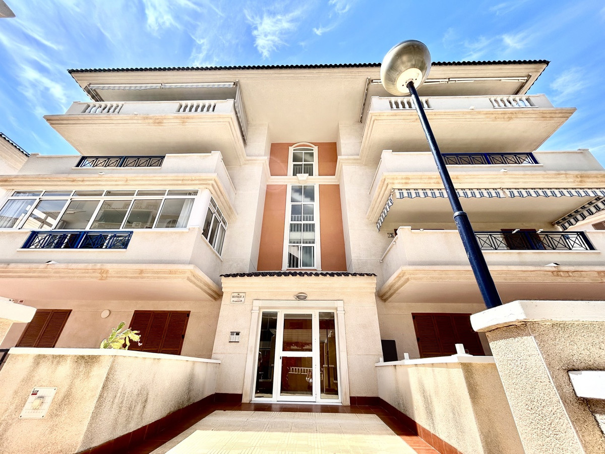 Appartement te koop in La Mata | 2 slaapkamers H5387320