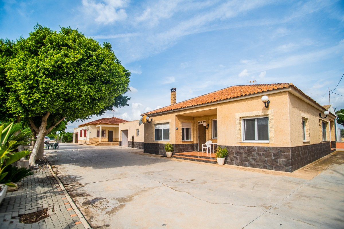 Huis te koop in La Matanza | 7 slaapkamers H5500033