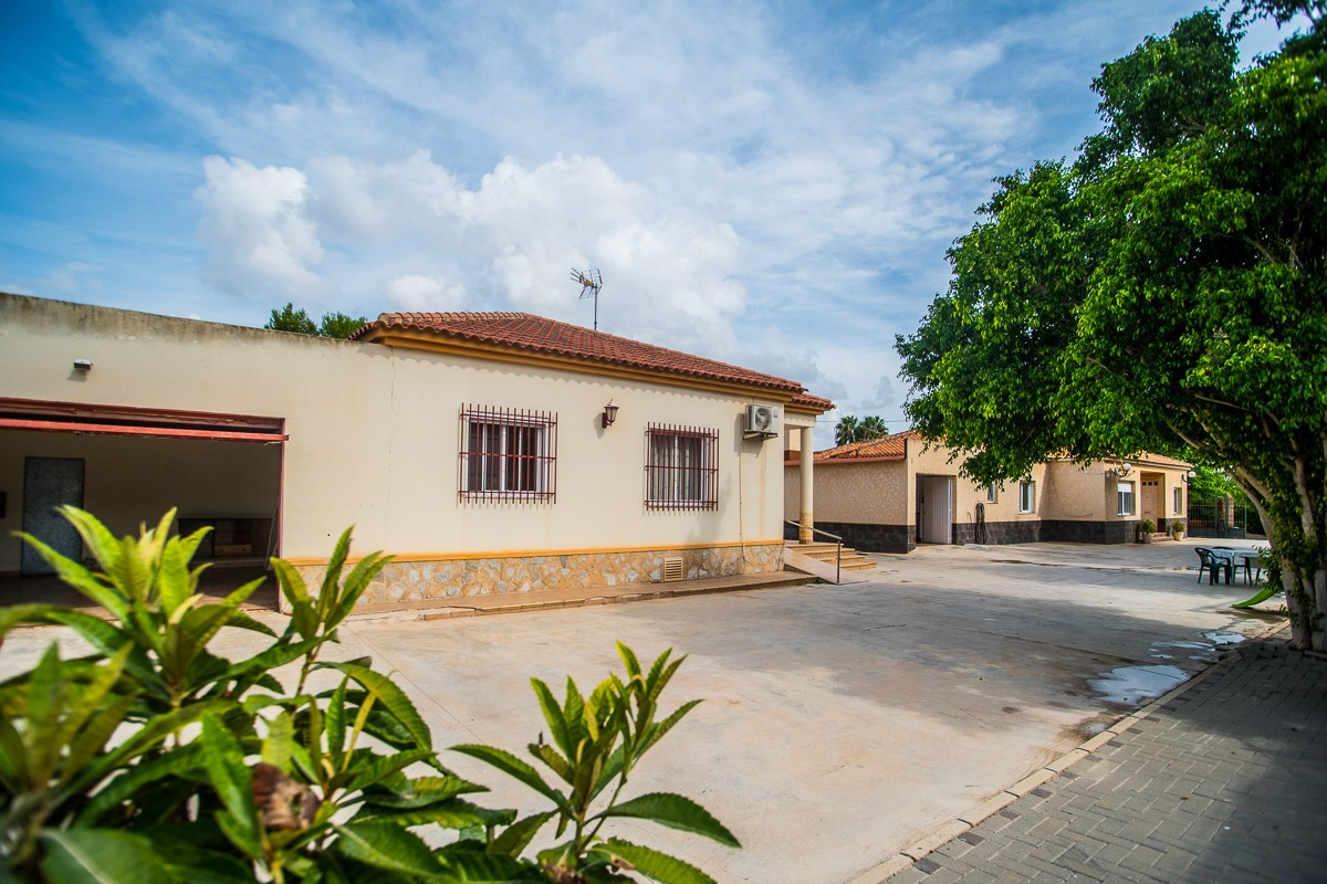 Huis te koop in La Matanza | 7 slaapkamers H5500033