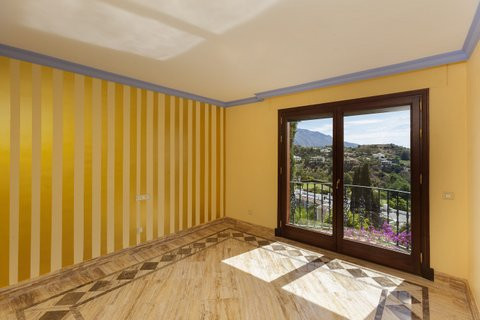 Huis te koop in La Quinta | 7 slaapkamers H2398388