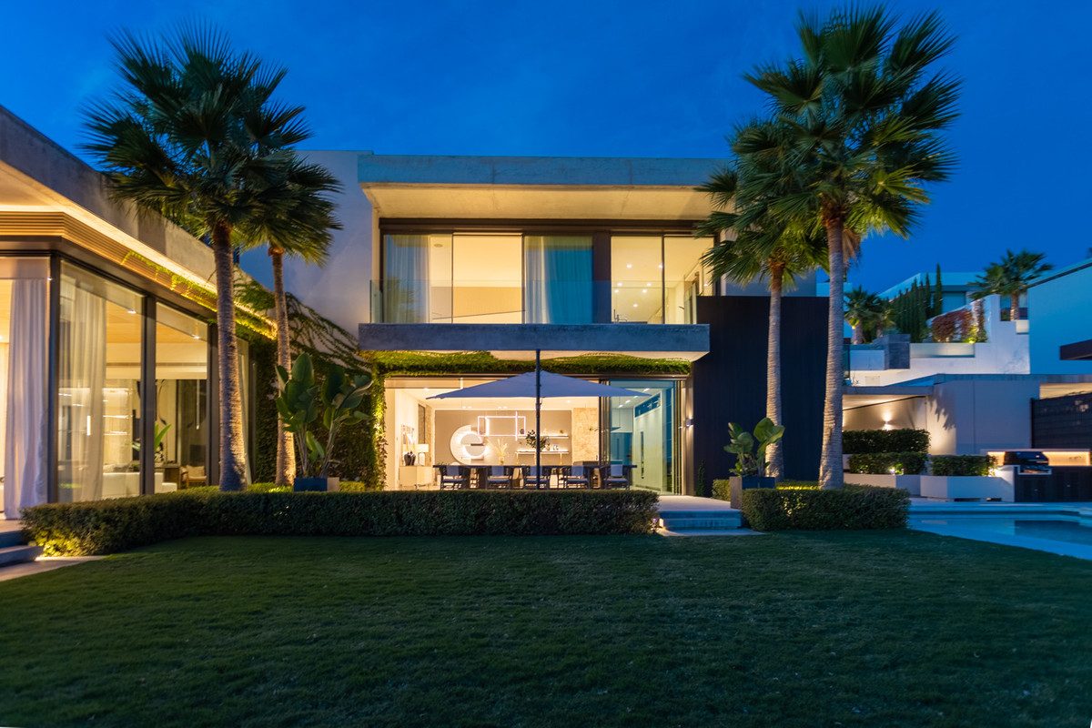 Huis te koop in La Quinta | 7 slaapkamers H4875670