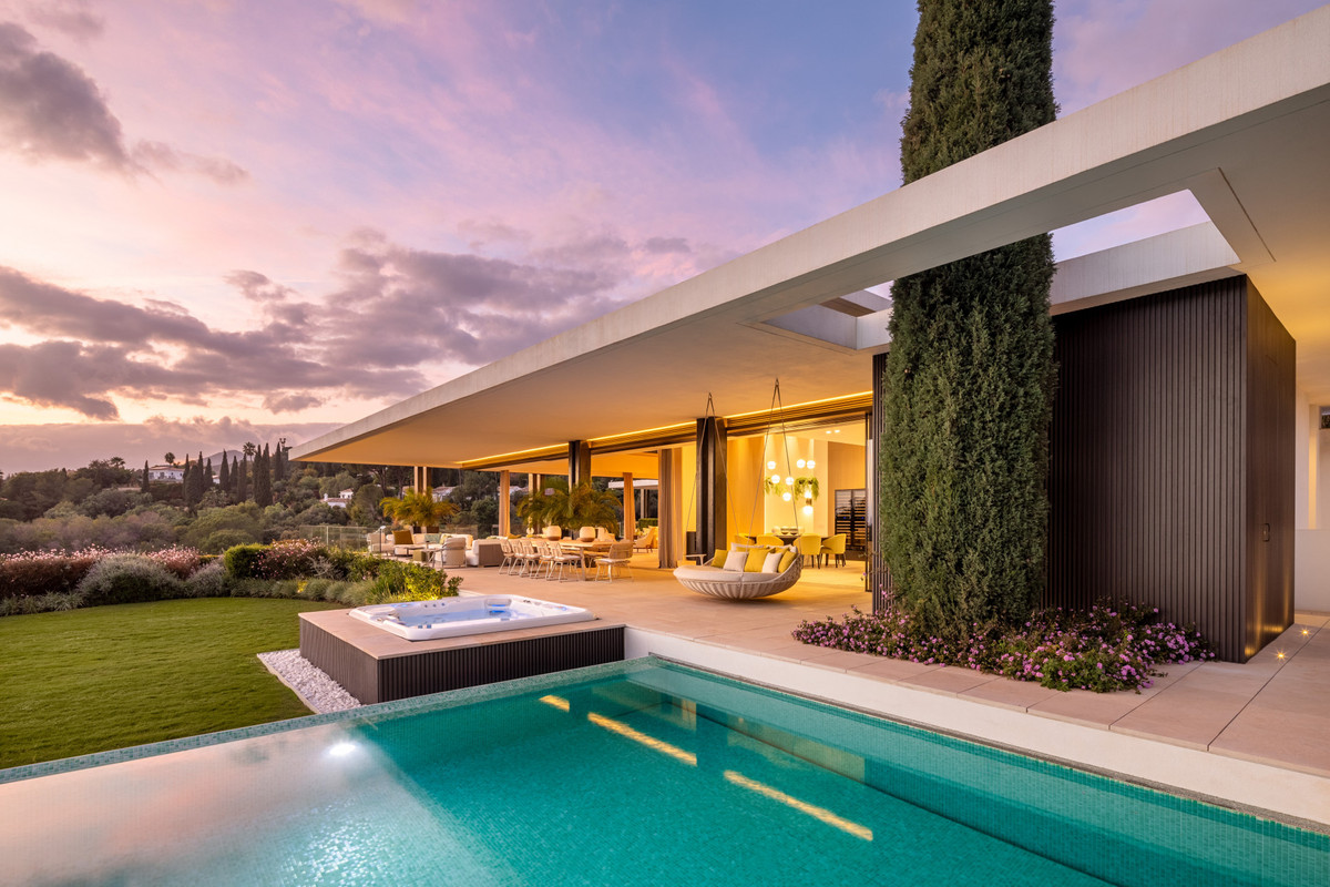 Huis te koop in La Quinta | 6 slaapkamers H4930648
