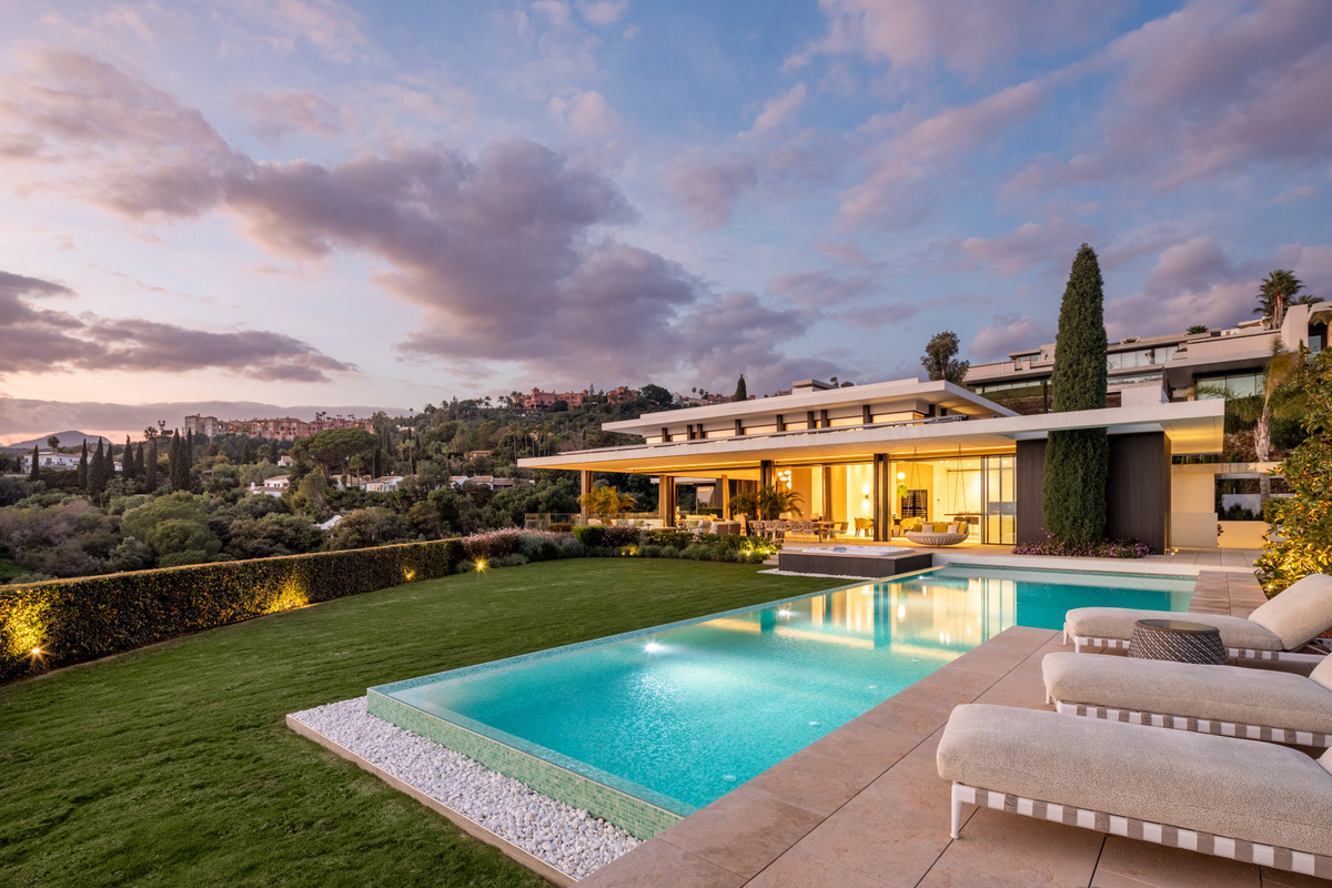 Huis te koop in La Quinta | 6 slaapkamers H4930648