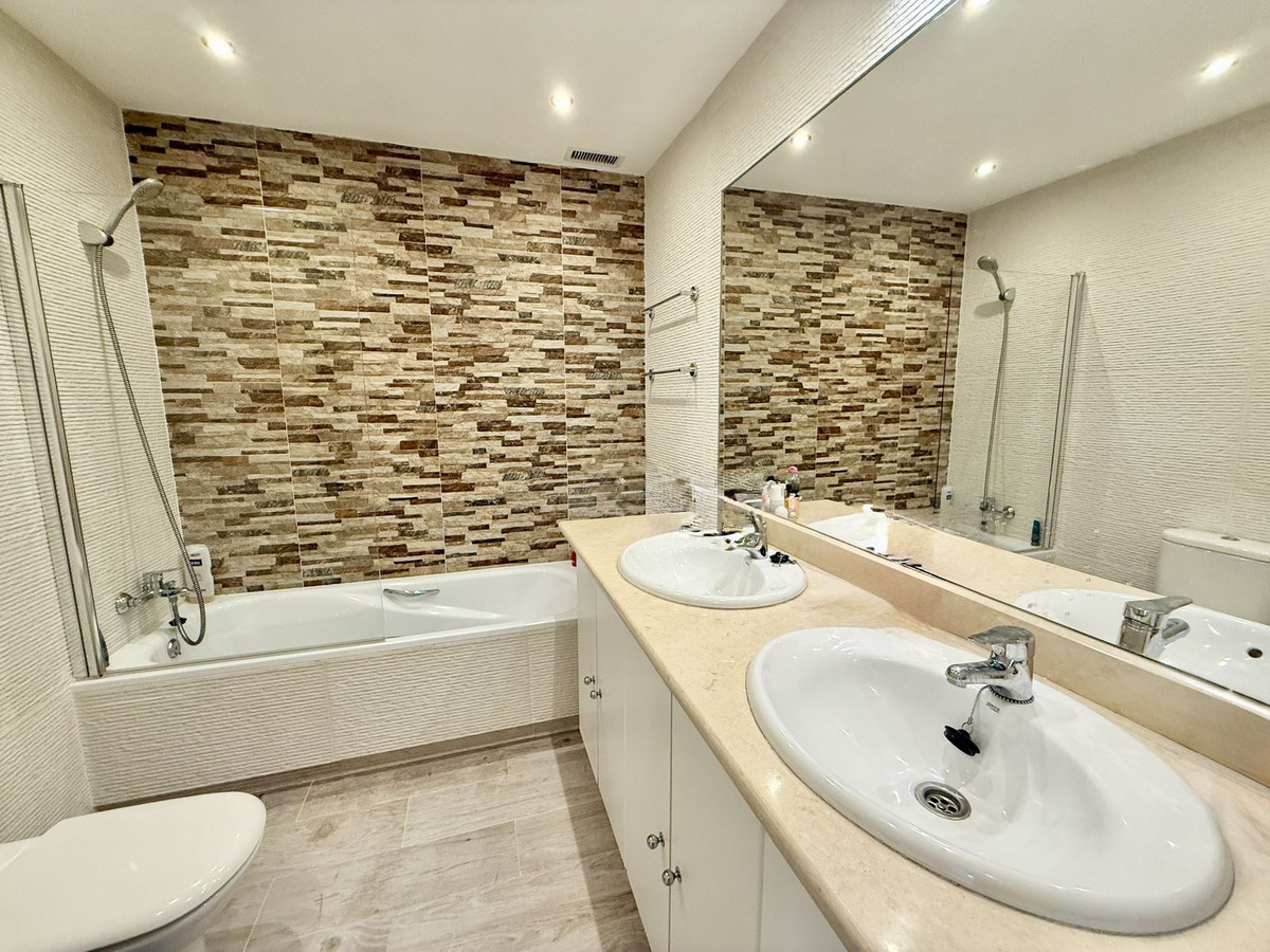 Huis te koop in La Quinta | 4 slaapkamers H5131651