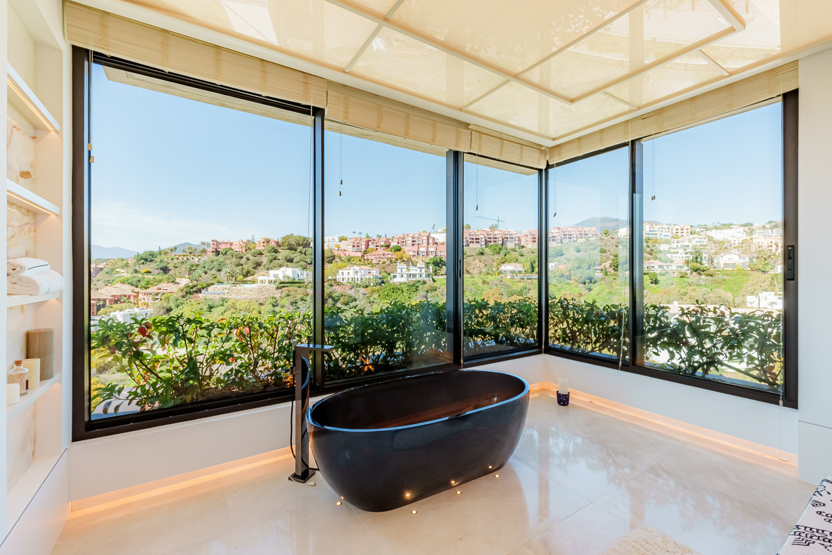 Huis te koop in La Quinta | 8 slaapkamers H5217985