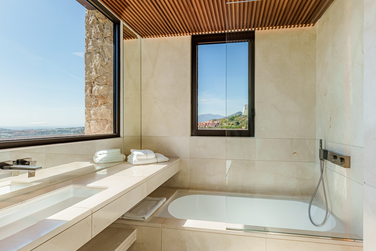 Huis te koop in La Quinta | 8 slaapkamers H5217985