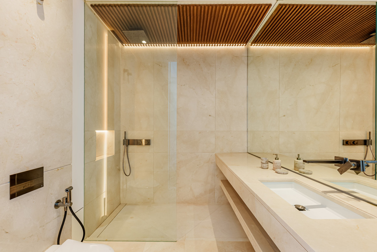 Huis te koop in La Quinta | 8 slaapkamers H5217985