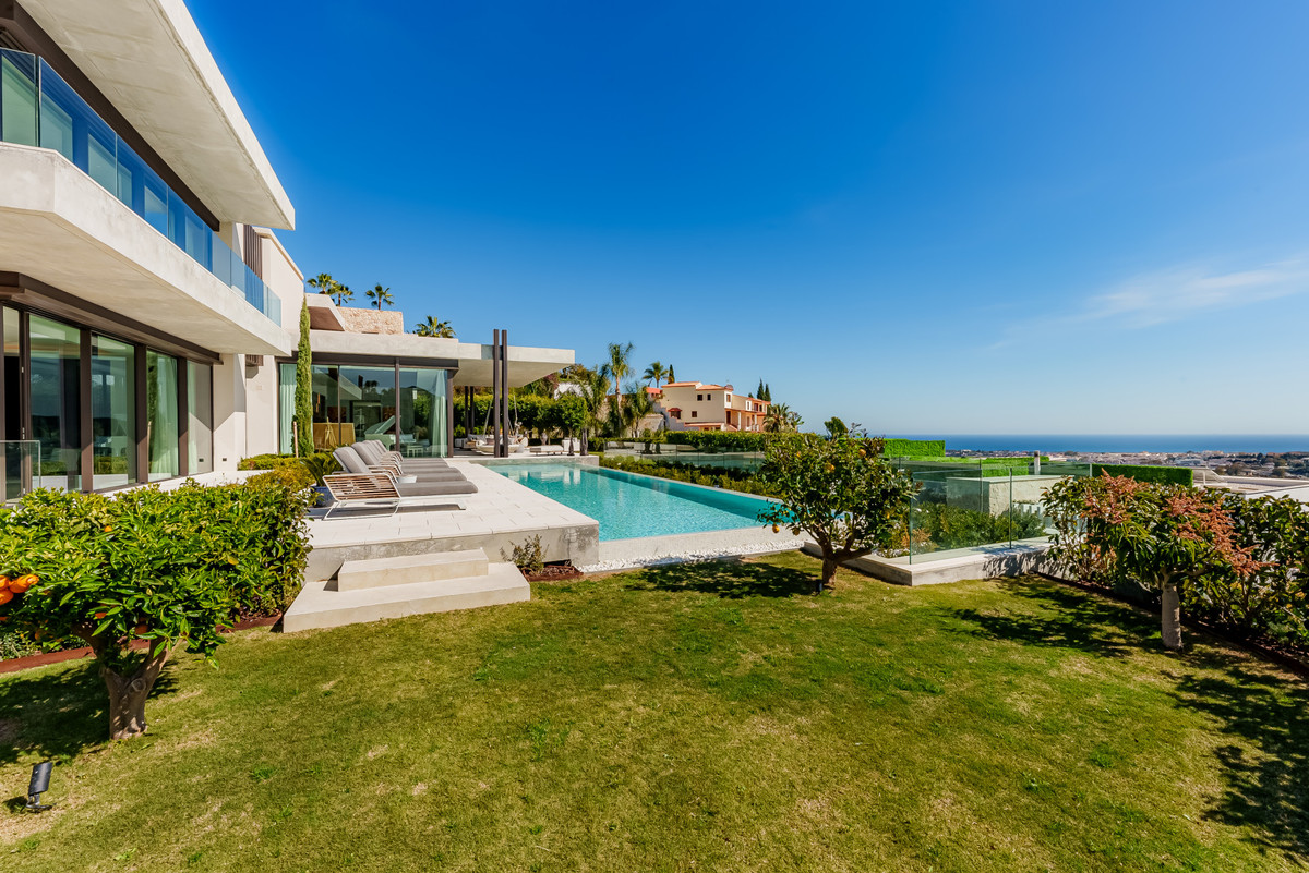 Huis te koop in La Quinta | 8 slaapkamers H5217985