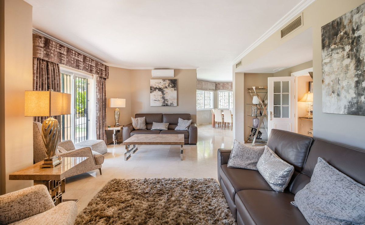 Huis te koop in La Quinta | 4 slaapkamers H5252461