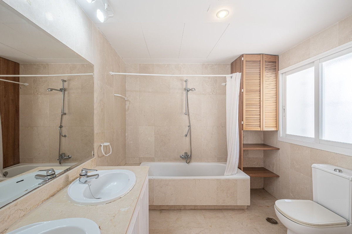 Huis te koop in La Quinta | 4 slaapkamers H5292241
