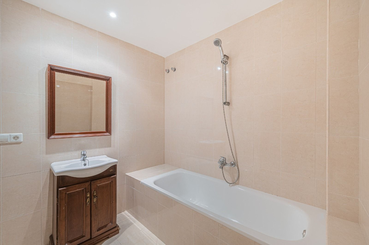 Huis te koop in La Quinta | 4 slaapkamers H5292241